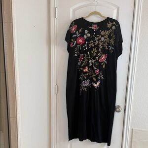Johnny Was Elegant Black Maxi Dress with Floral Embroidery